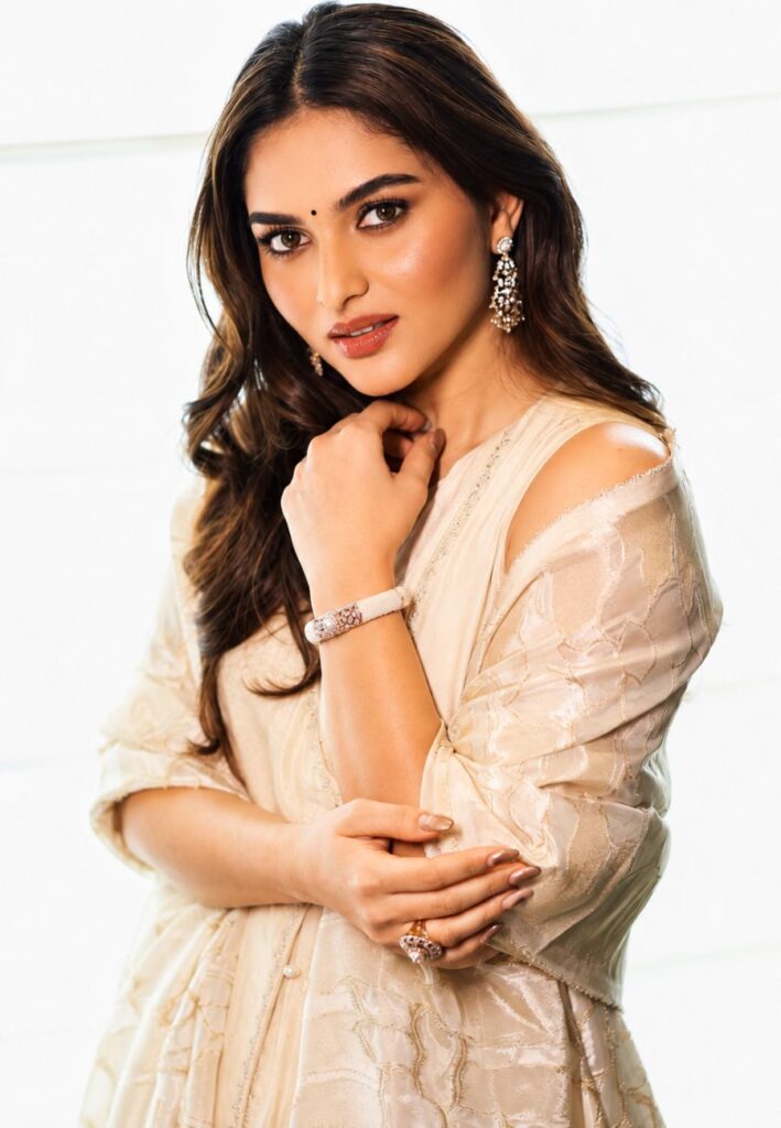 Kayadu Lohar Biography (2026): Age, Height, Movies, Boyfriend & Net Worth